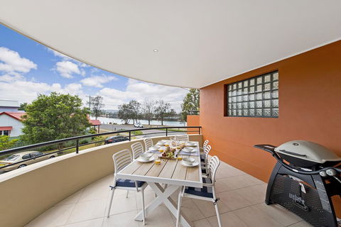 Dolphin Cove - Apt 5 - Accommodation Mooloolaba 0