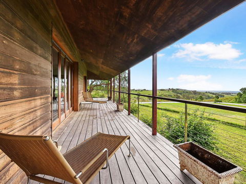 Eagles Rest @ Maluna Vineyard - Accommodation Mooloolaba 0