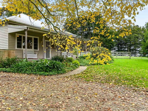 Elm Cottage - Accommodation Mooloolaba 0
