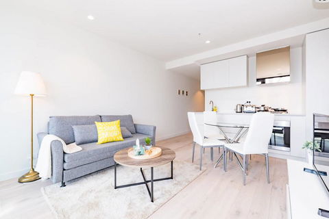 EQ Tower Luxury 1 Bedroom Central Melbourne - Accommodation Mooloolaba 1