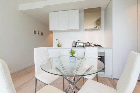 EQ Tower Luxury 1 Bedroom Central Melbourne - Accommodation Mooloolaba 3