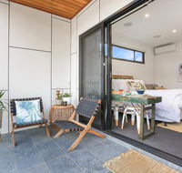 Eternity 141 - Room with private bathroom balcony bed  breakfast - Accommodation Mooloolaba