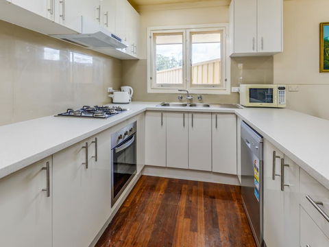 Exclusive Handy Holiday House - Accommodation Mooloolaba 2