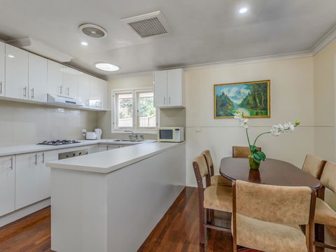 Exclusive Handy Holiday House - Accommodation Mooloolaba 3