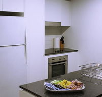Executively Styled 2 Bed 2 Bath Perfect Location - Accommodation Mooloolaba