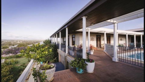 Fairway Manor Accomodation - Accommodation Mooloolaba 0