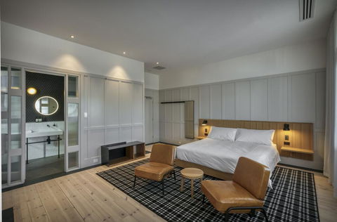 Farmers Home Hotel - Accommodation Mooloolaba 2