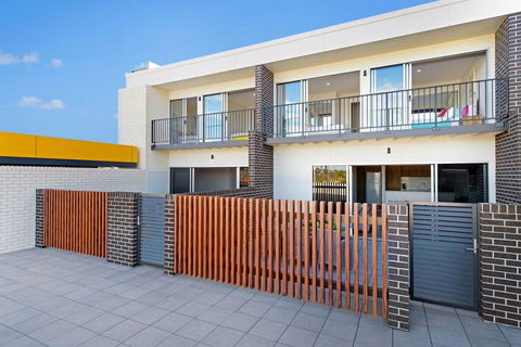 G149 - Apt 1 - Accommodation Mooloolaba 0