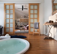 Gables Bend Spa Villa - Accommodation Mooloolaba