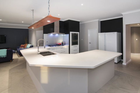 Geographe House - Accommodation Mooloolaba 2