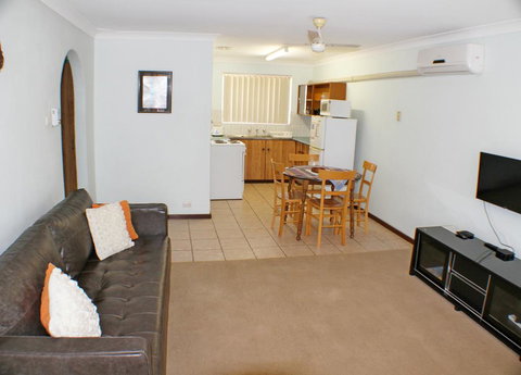 Geraldton Holiday Unit - Accommodation Mooloolaba 3
