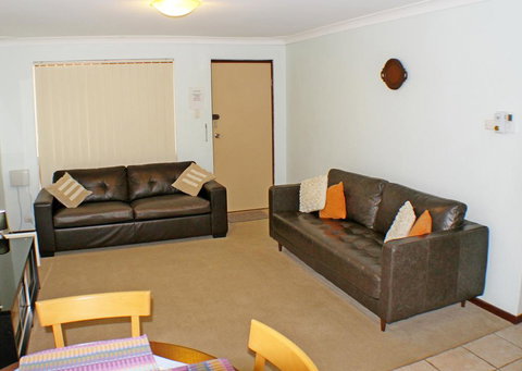 Geraldton Holiday Unit - Accommodation Mooloolaba 1