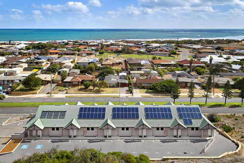 Geraldton Motor Inn - Accommodation Mooloolaba 1