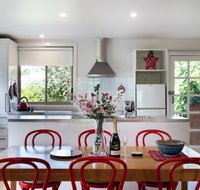 Giraffe Manor - Accommodation Mooloolaba
