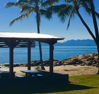 Golden Sands Beach House - Accommodation Mooloolaba