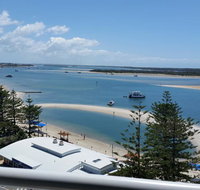 Grand Hotel Ocean view Apartment Labrador - Accommodation Mooloolaba