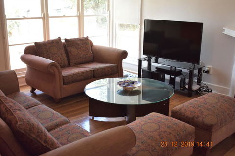Happy Cozy House For Holidays, Beach, BBQ, Pet Friendly 35kms From CBD In Country Life Style !!! - Accommodation Mooloolaba 2
