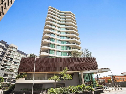 HARBOURSIDE- Hosted By: L'Abode Accommodation - Accommodation Mooloolaba 3