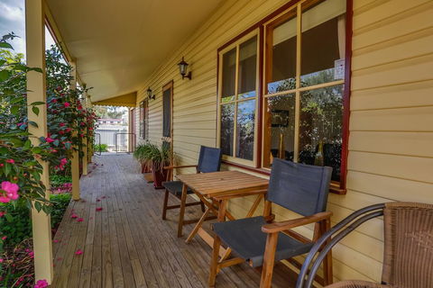 Herrins Lane Cottage - Accommodation Mooloolaba 0