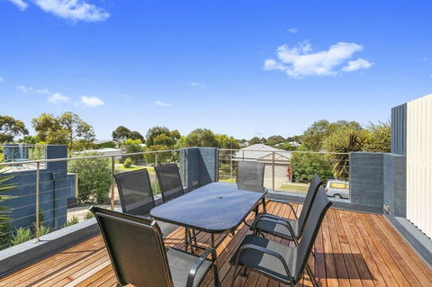Highlander Haven 8a - Accommodation Mooloolaba 2