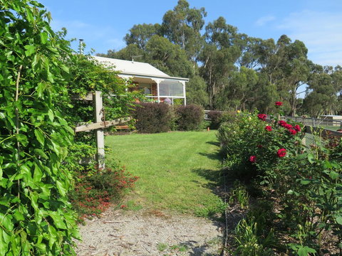 Honeyeater Cottage - Accommodation Mooloolaba 3