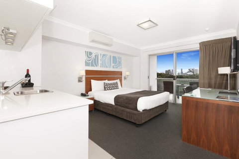 Hotel Chino - Accommodation Mooloolaba 0