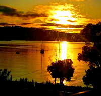 Islandview Beachhouse - 60m down driveway to Beach Dover Tasmania