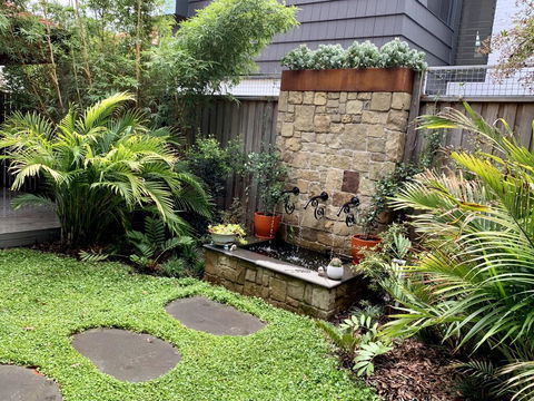 Jacaranda Garden Retreat - Accommodation Mooloolaba 0