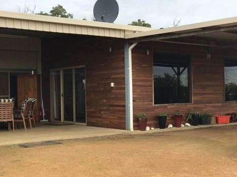 Jarrah Glen Cabins - Accommodation Mooloolaba 1