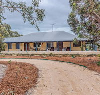 Kangaroo Lake Homestead - Accommodation Mooloolaba