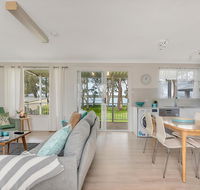 Lake Front Home - Relax  Unwind - Accommodation Mooloolaba