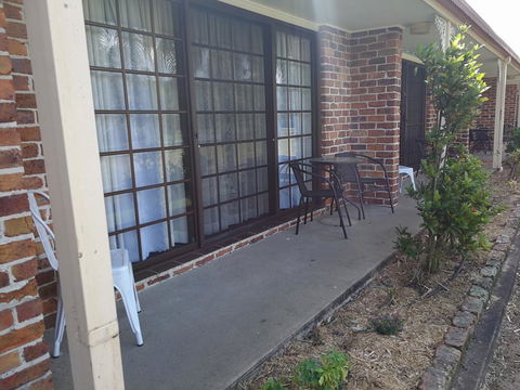 Lakeside Lodge Motel - Accommodation Mooloolaba 2