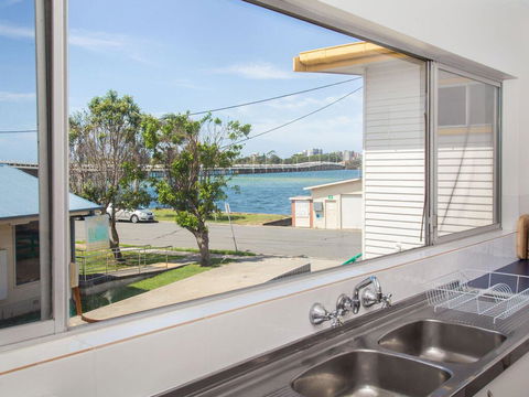 Lakeside Retreat - Accommodation Mooloolaba 3