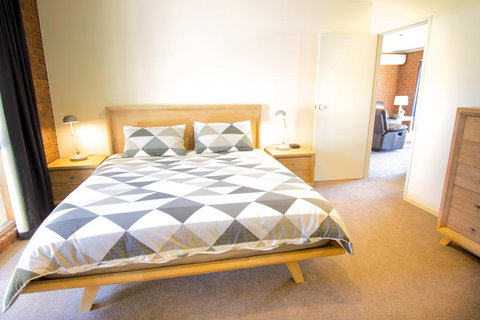 Lakeview - Accommodation Mooloolaba 2