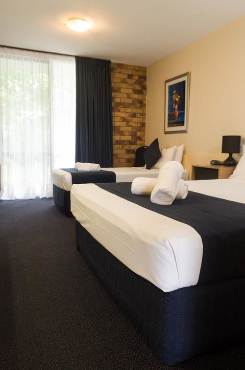 Lancaster Court Motel - Accommodation Mooloolaba 3