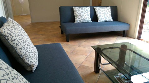 Large 6-Bedroom House With Wifi & Netflix Close To Singleton CBD Hunter Valley - Accommodation Mooloolaba 2