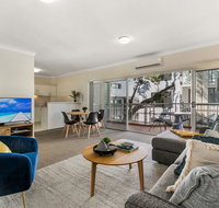 Large and Airy Unit in Quiet Riverside Suburb - Accommodation Mooloolaba