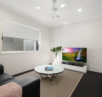 Luxury Home close to Sleemans QE2 Hospital  Griffith Uni - Accommodation Mooloolaba