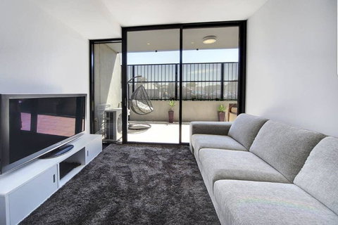 Luxury Large Modern Apartment Close To City, Parks, Shops And Public Transport - Accommodation Mooloolaba 2