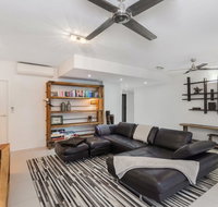 Luxury Pool Side Apartment in Beachfront Resort - Accommodation Mooloolaba