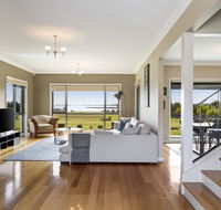 LUXURY WATERFRONT FAMILY HOME-TASMANIA I-L'Abode - Accommodation Mooloolaba