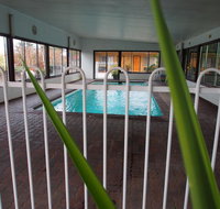 Majestic Motel