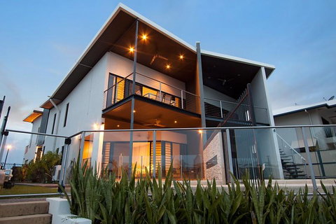 Marina Views Townhouse - Accommodation Mooloolaba 0