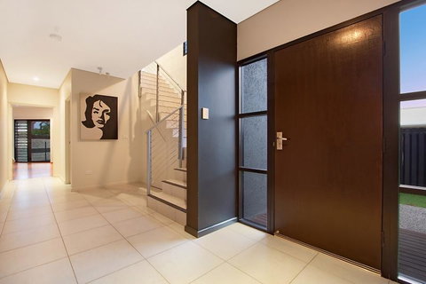 Marina Views Townhouse - Accommodation Mooloolaba 3