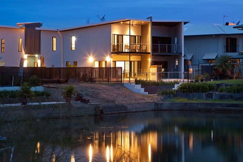 Marina Views Townhouse - Accommodation Mooloolaba 2