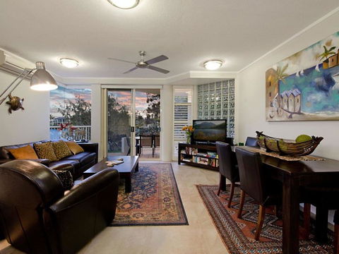 Mariner Cove 1 - 2 BDRM Apt On Parkyn Pde - Accommodation Mooloolaba 2