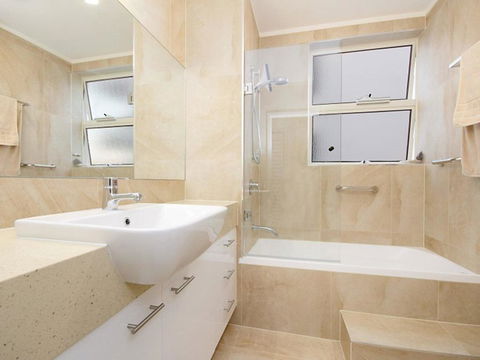 Mariner Cove 1 - 2 BDRM Apt On Parkyn Pde - Accommodation Mooloolaba 3