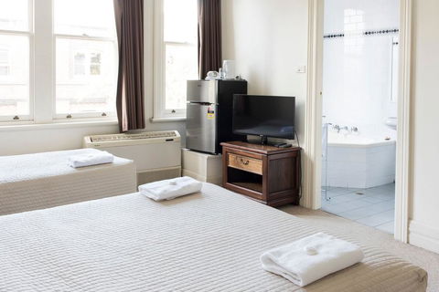 Mercantile Hotel - Accommodation Mooloolaba 2