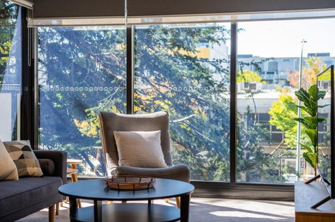 Midnight Apartments Accommodate Canberra - Accommodation Mooloolaba 0