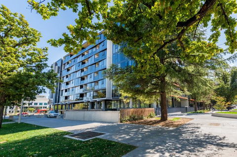 Midnight Apartments Accommodate Canberra - Accommodation Mooloolaba 2